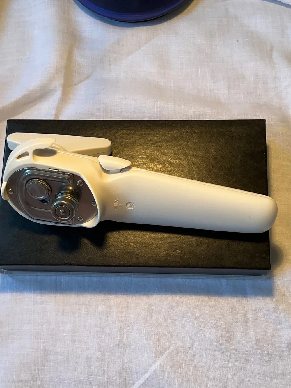 The Pampered Chef White Jar Opener with Non-Slip Handle